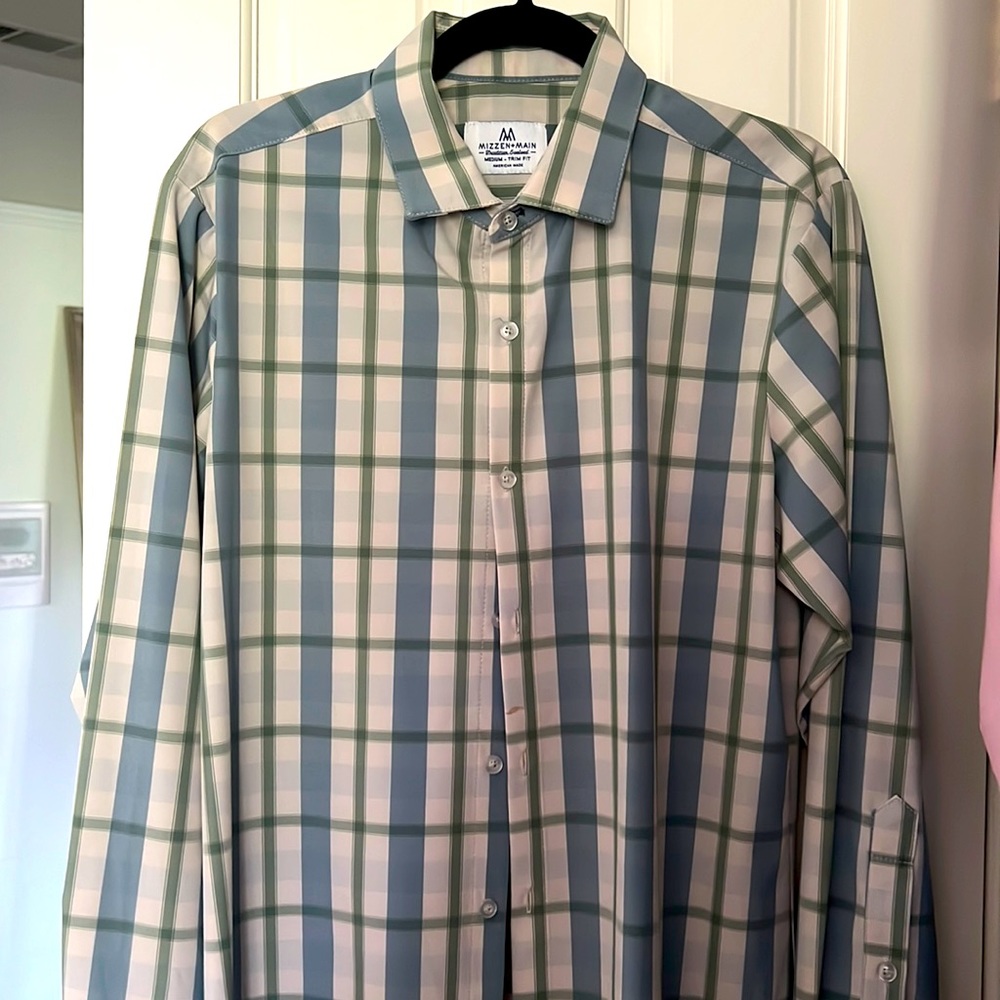Mizzen and main button down